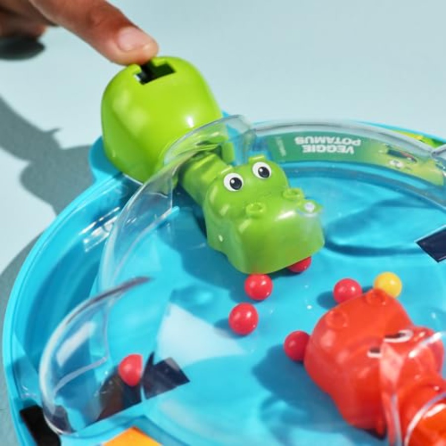 Hasbro Grab and Go! Bundle 4 P - Board Game Guess Who review and price